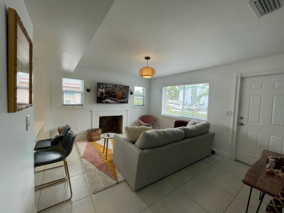 Jungle Cottage With Luxury Pool, Hot Tub And More! Lake Worth Beach Exterior photo